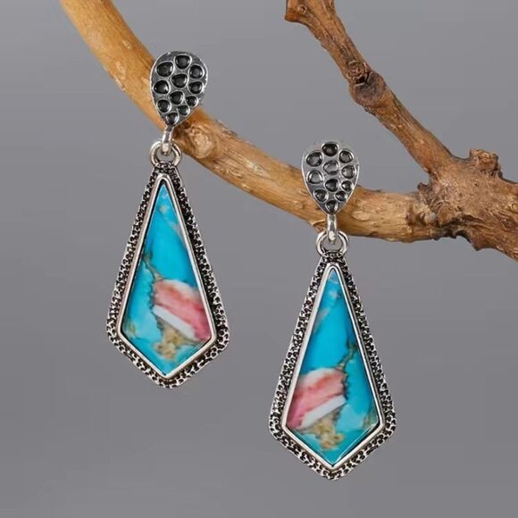 ✨🆕✨ Boho Ethnic Square Green Stone Silver Plated Dangle Earrings✨ - Picture 1 of 10